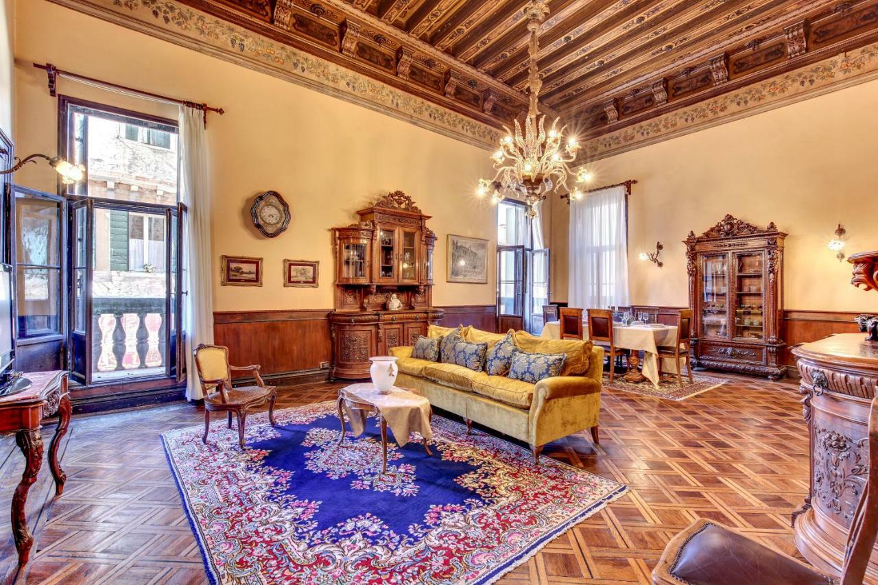 Palazzo Pisani *